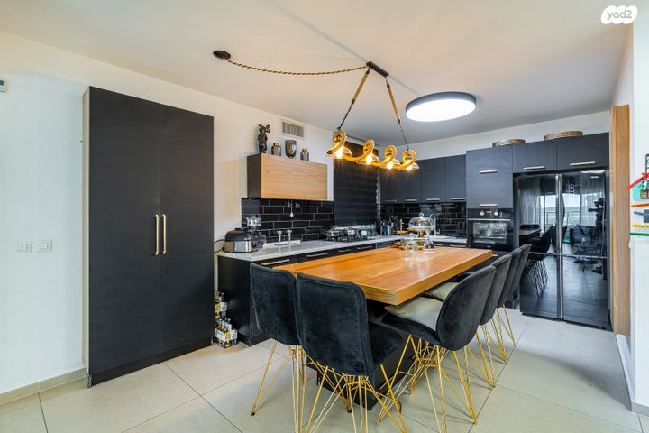 דירה, יקינטון, חריש