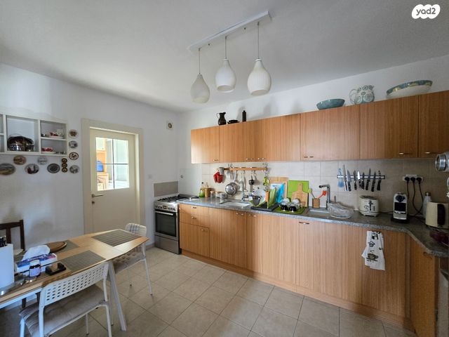 דירה, זאב פלק, חומת שמואל, הר חומה, ירושלים