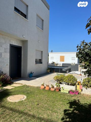 דו משפחתי, אלוף הרב גורן, פסגות אפק, ראש העין