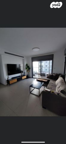 דירה, הפרחים, חריש