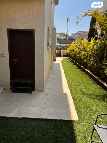 בית פרטי/ קוטג', האומץ, שרונה, כפר יונה