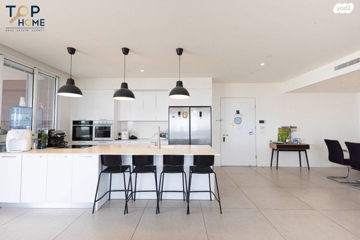 דירה, אהוד מנור, עיר ימים, נתניה