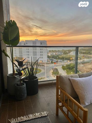 דירה, אלמוג, אכזיב, נהריה