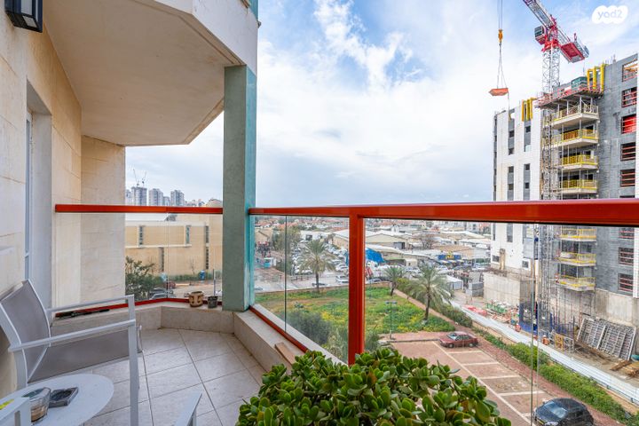 דירה, הרב נסים, חדרה