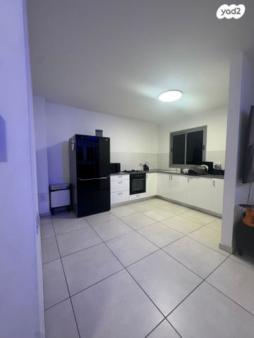 נווה שרון / שער העיר