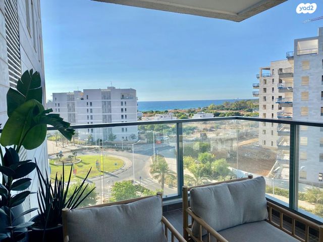 דירה, אלמוג, אכזיב, נהריה