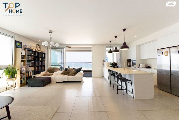 דירה, אהוד מנור, עיר ימים, נתניה