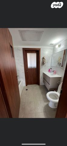 דירה, הפרחים, חריש