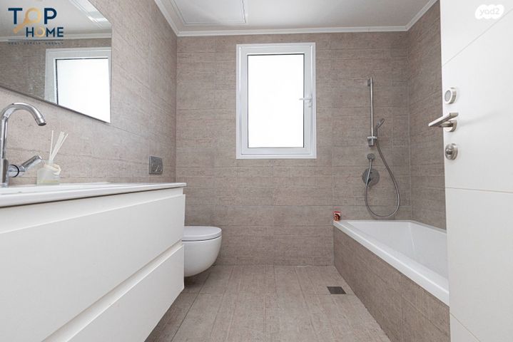 דירה, אהוד מנור, עיר ימים, נתניה