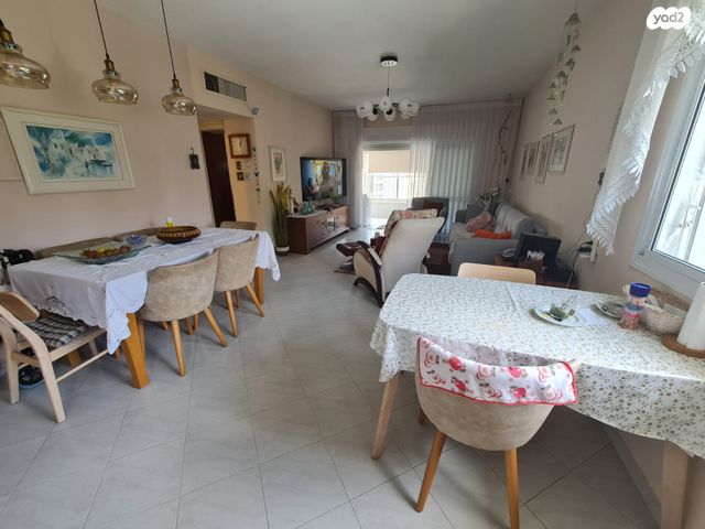 דירה, שמעון רייך, עיר, מרכז העיר, נהריה