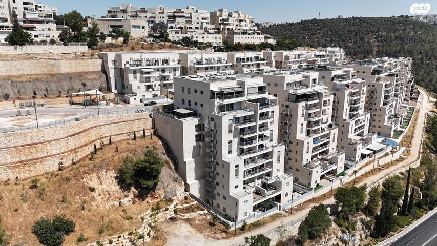 דירה, אדמונד סחייק, מלחה, מנחת, ירושלים