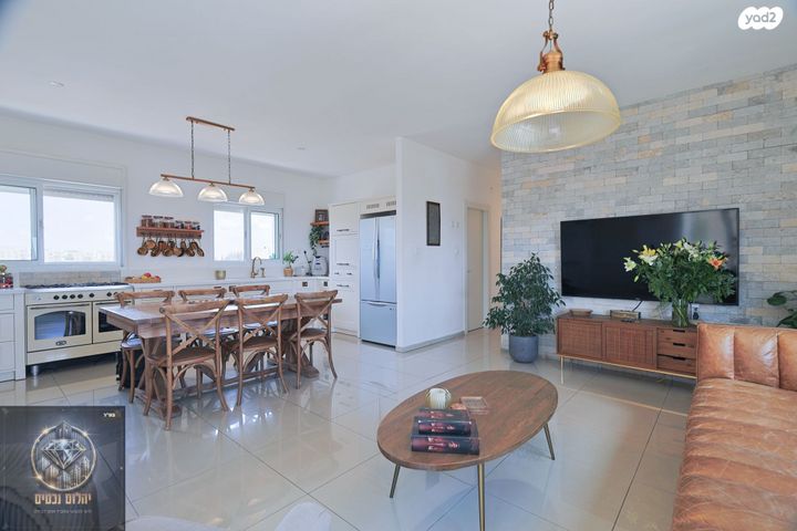 גג/ פנטהאוז