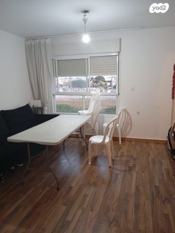 גג/ פנטהאוז, צמרות, גני אביב, לוד