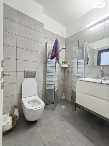 דירה, יעקב תמרי, חצרות המושבה, רחובות