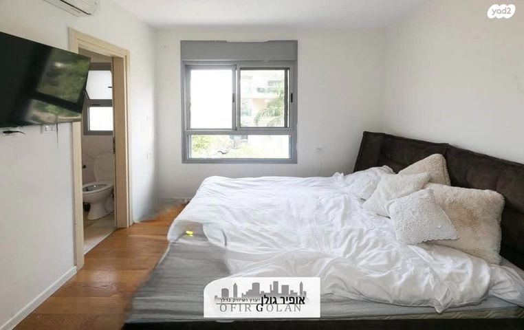 דירה, הרצליה