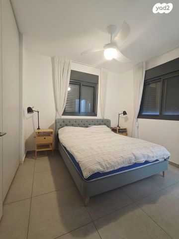 דירה, יעקב תמרי, חצרות המושבה, רחובות