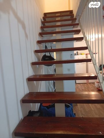 גג/ פנטהאוז, צמרות, גני אביב, לוד