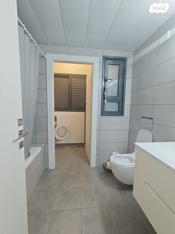 דירה, יעקב תמרי, חצרות המושבה, רחובות