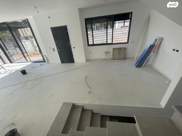 דו משפחתי, רעננה