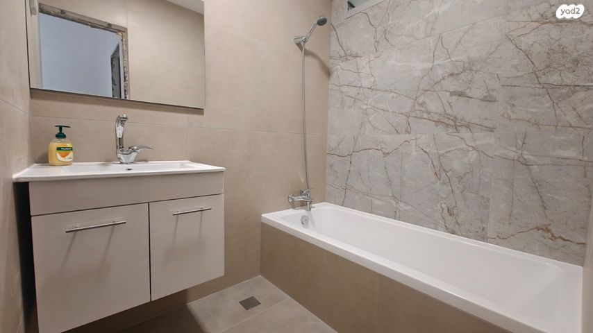 דירה, מגדים, כרמיאל