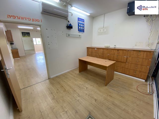 משרדים, ויצמן, מרכז, כפר סבא