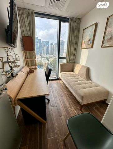 יגאל אלון 94