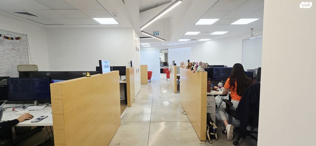 משרדים, יגאל אלון, נחלת יצחק, תל אביב יפו