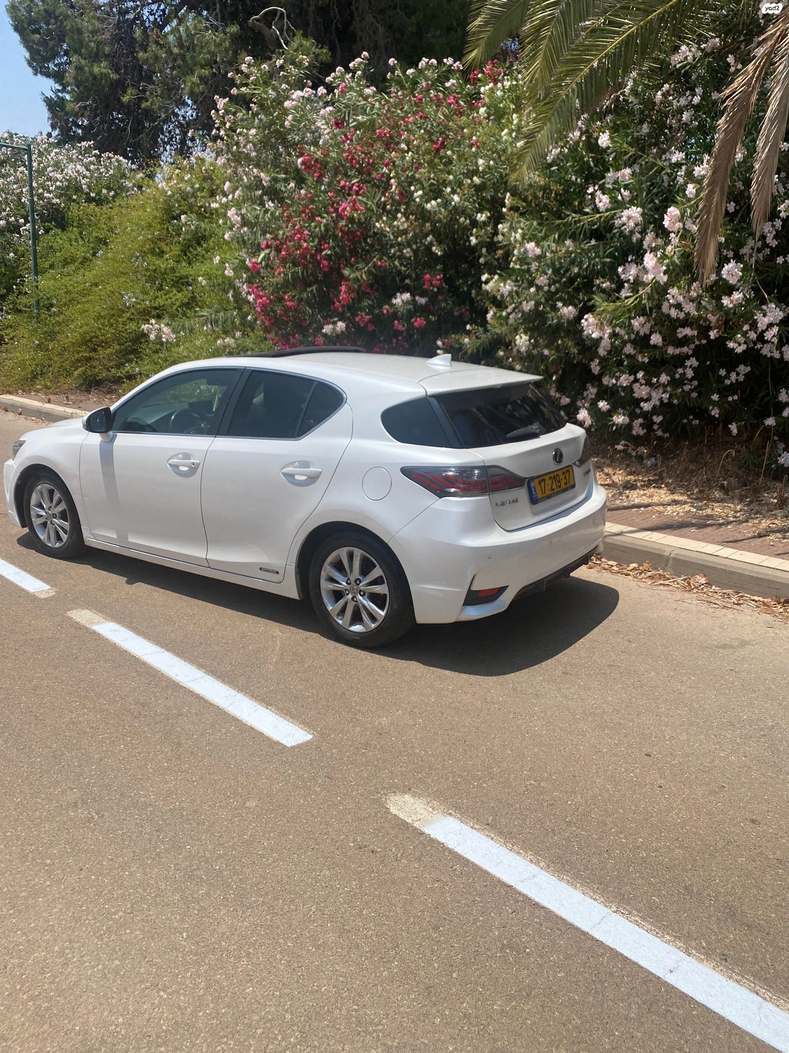 מודעת רכב לקסוס CT