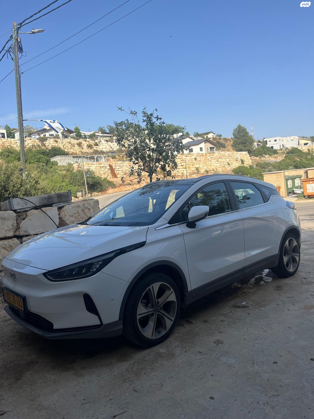 מודעת רכב ג׳ילי Geometry C
