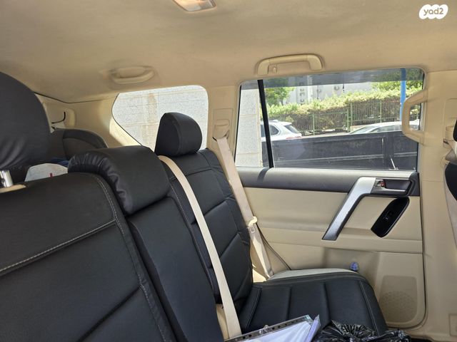 טויוטה לנד קרוזר