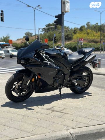 מודעת רכב ימאהה YZF-R1