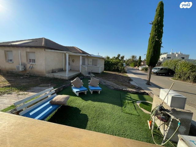 בית פרטי/ קוטג', משעול היושבת בגנים 1, נוב, נוב