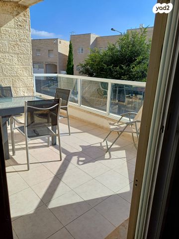 דירת גן, מזל אריה 13, פסגת זאב, ירושלים