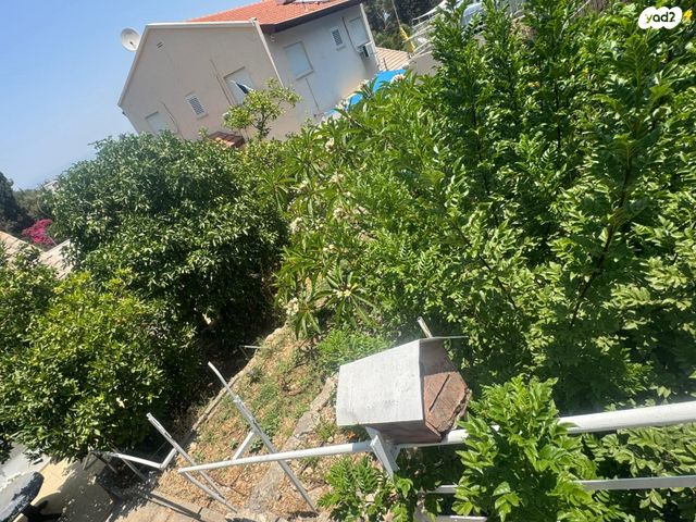 דו משפחתי, גבעת נשר, נשר