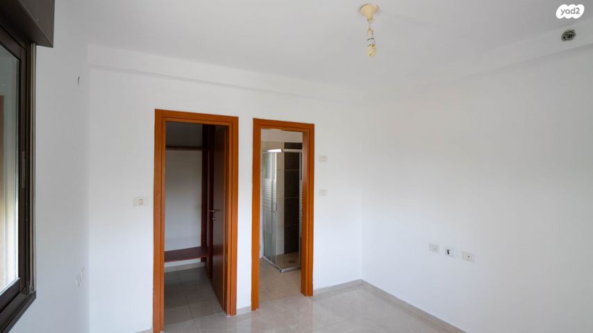 דירה, פנחס אילון 23, קרית אילון, חולון