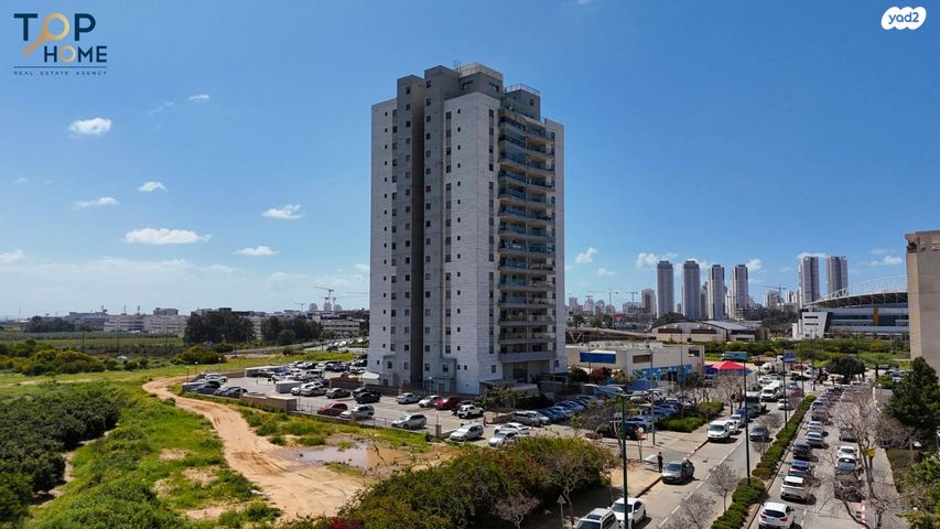 דירה, בני וו. רייך, נתניה