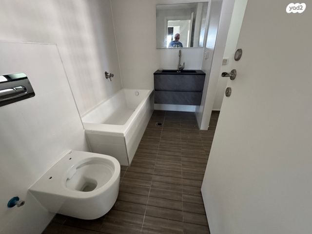 דירה, אמנון ליפקין שחק, נוף הטיילת, נתניה