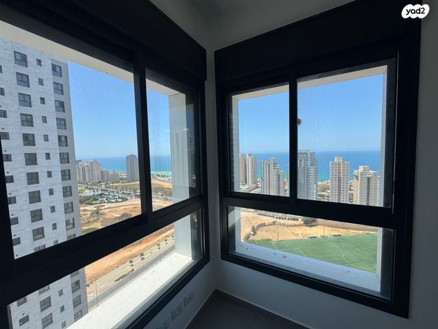 דירה, אמנון ליפקין שחק, נוף הטיילת, נתניה