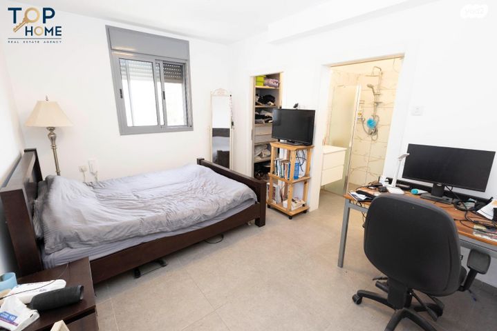 דירה, בני וו. רייך, נתניה