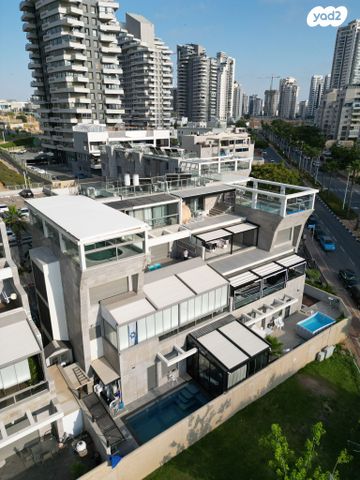 טריפלקס, אקסודוס, מרינה, אשדוד