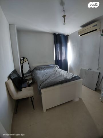 גג/ פנטהאוז, יוברט המפרי 3, מרכז העיר, לוד