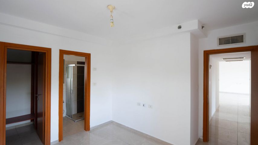 דירה, פנחס אילון 23, קרית אילון, חולון