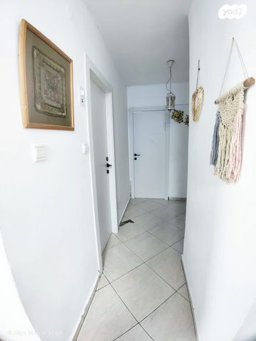 גג/ פנטהאוז, יוברט המפרי 3, מרכז העיר, לוד