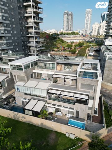 טריפלקס, אקסודוס, מרינה, אשדוד