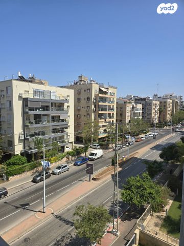 דירה, החרצית, קרית אילון, חולון