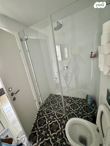 דירה, גרציאני יצחק, גני שרונה, קרית הממשלה, תל אביב יפו