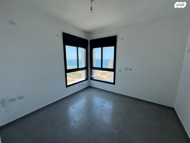 דירה, אמנון ליפקין שחק, נוף הטיילת, נתניה