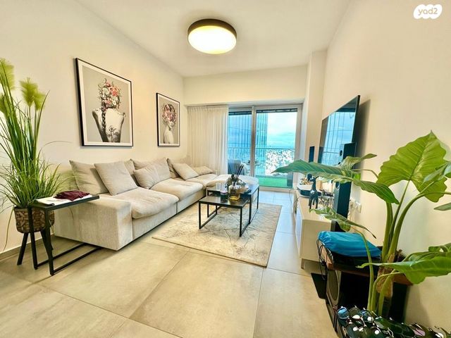 דירה, דרך מנחם בגין 144, מונטיפיורי, הרכבת, תל אביב יפו