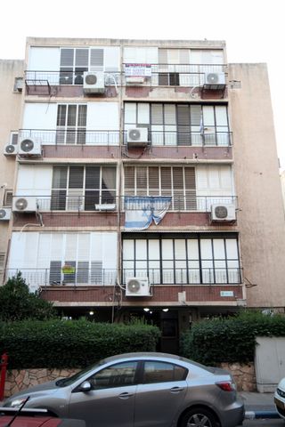 דירה, שדרות בר אילן 32, דרום מערב ותיק, בת ים