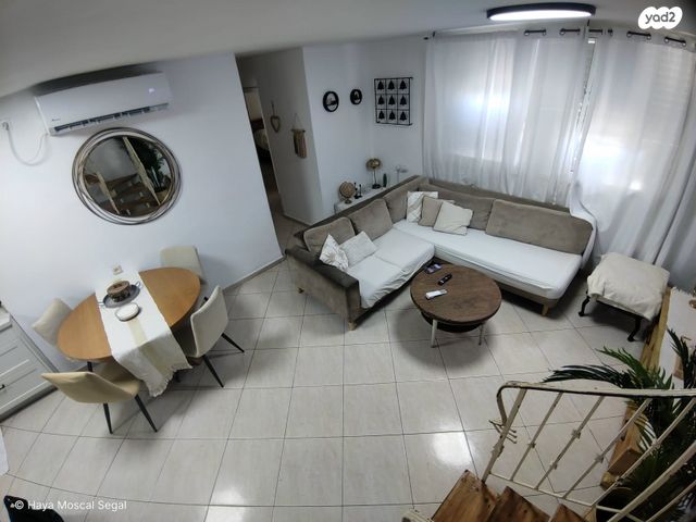 גג/ פנטהאוז, יוברט המפרי 3, מרכז העיר, לוד